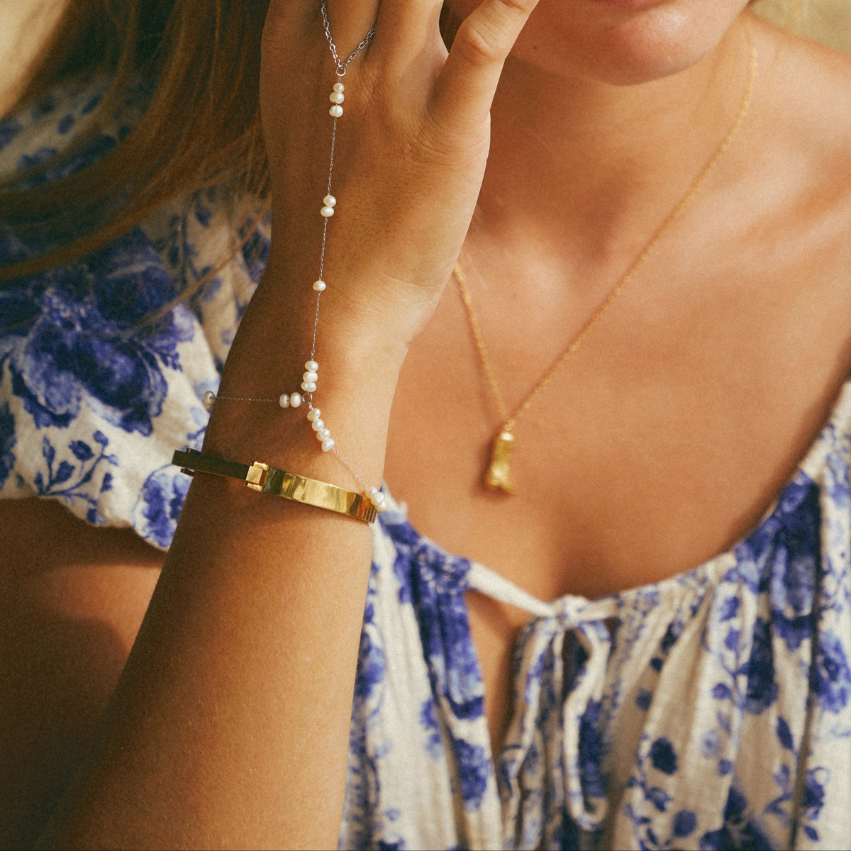 Bar Detail Bangle - Bracelets - Yiyae - foto 5