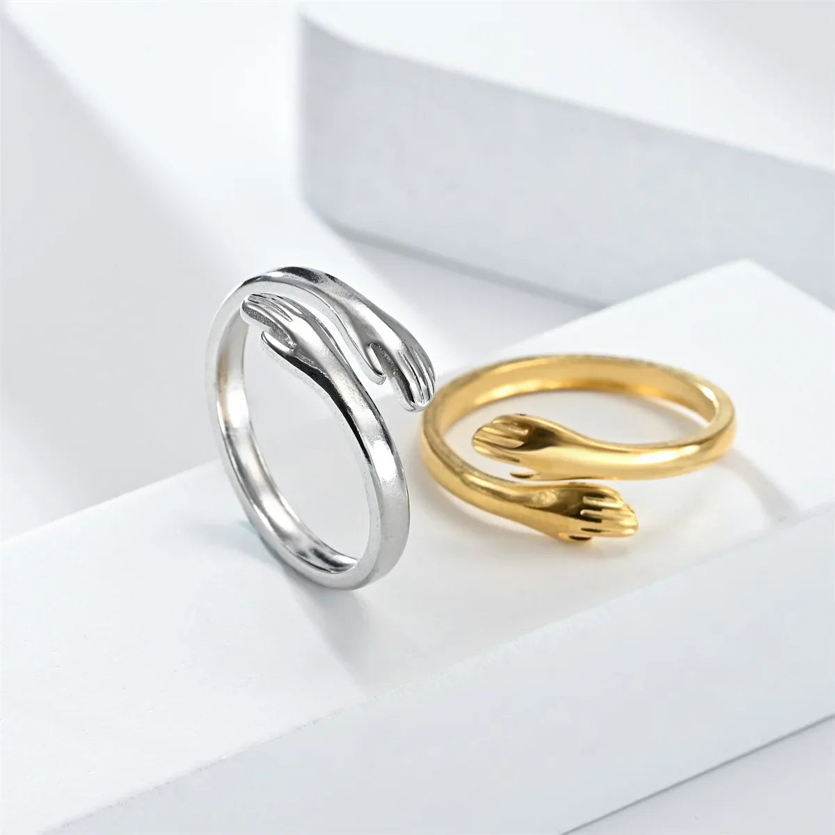 Hug Ring-Rings-Yiyae-Yiyae