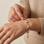 Layered Pearl Bracelet - Gold - Bracelets - Yiyae - foto 4