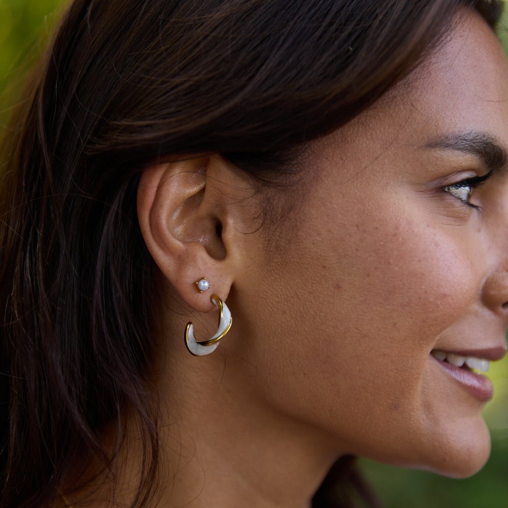 Mother-of-Pearl Twist Hoops-Earrings-Yiyae-Yiyae