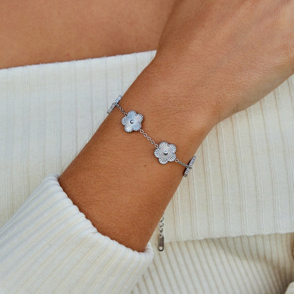 Openwork Clover Bracelet-Bracelets-Yiyae-Yiyae