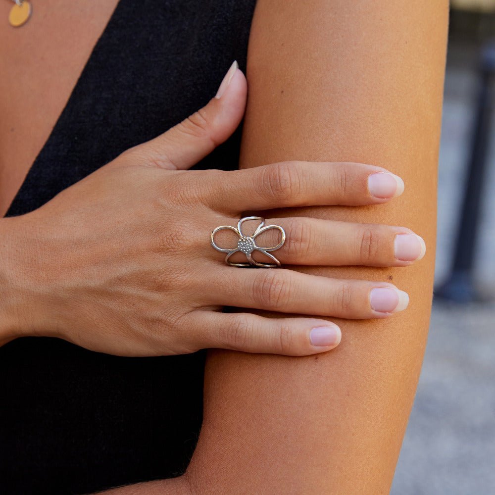 Outline Flower Ring-Rings-Yiyae-Yiyae