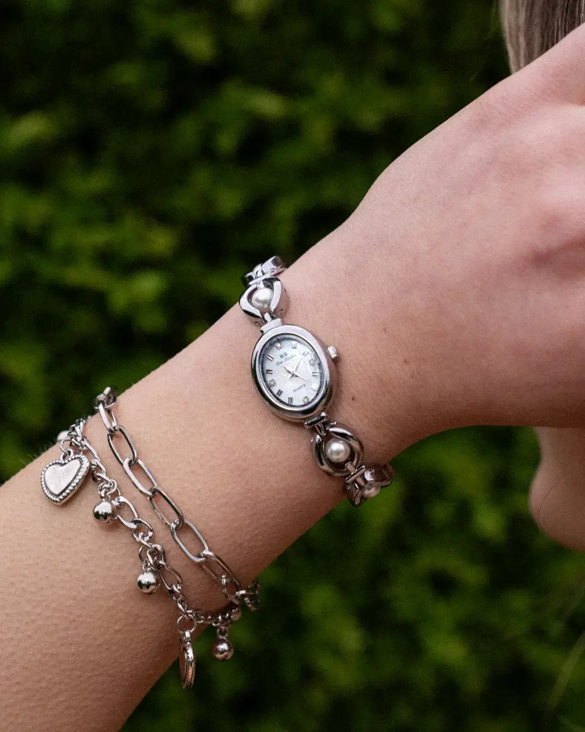 Oval Pearl-Detail Watch-Watches-Yiyae-Yiyae
