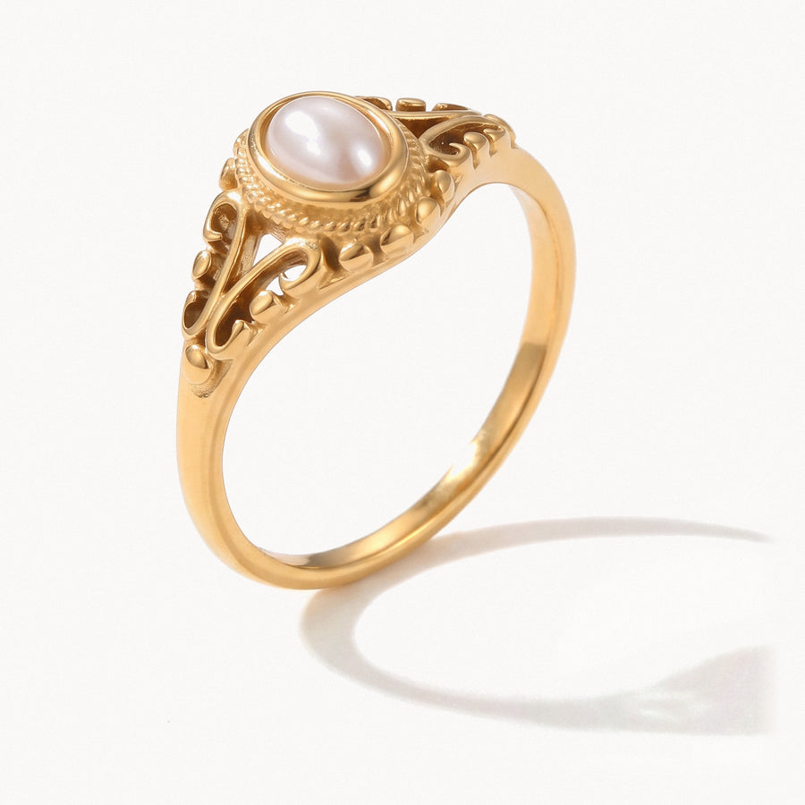 Oval Pearl Ring