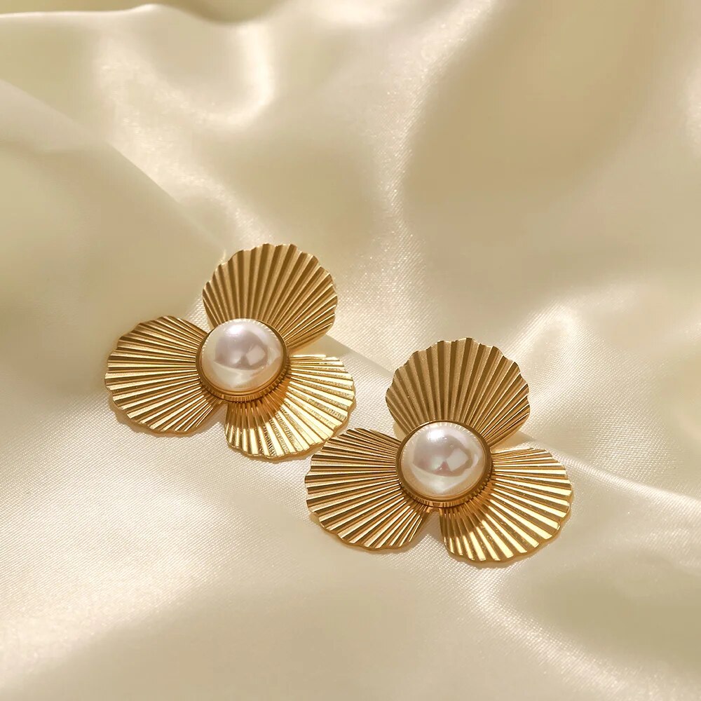 Pearl Flower Studs-Earrings-Yiyae-Yiyae
