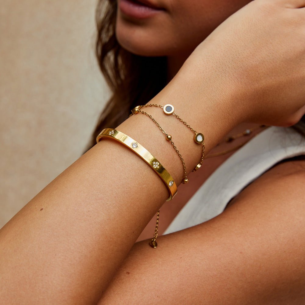 Screw Detail Bangle - Gold - Bracelets - Yiyae - foto 6