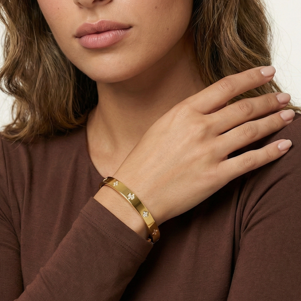 Screw Detail Bangle - Gold - Bracelets - Yiyae - foto 8