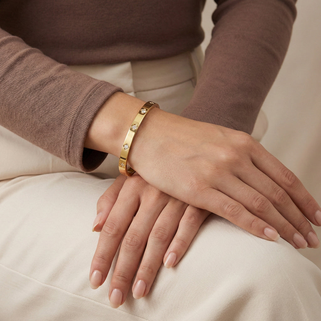 Screw Detail Bangle - Gold - Bracelets - Yiyae - foto 9