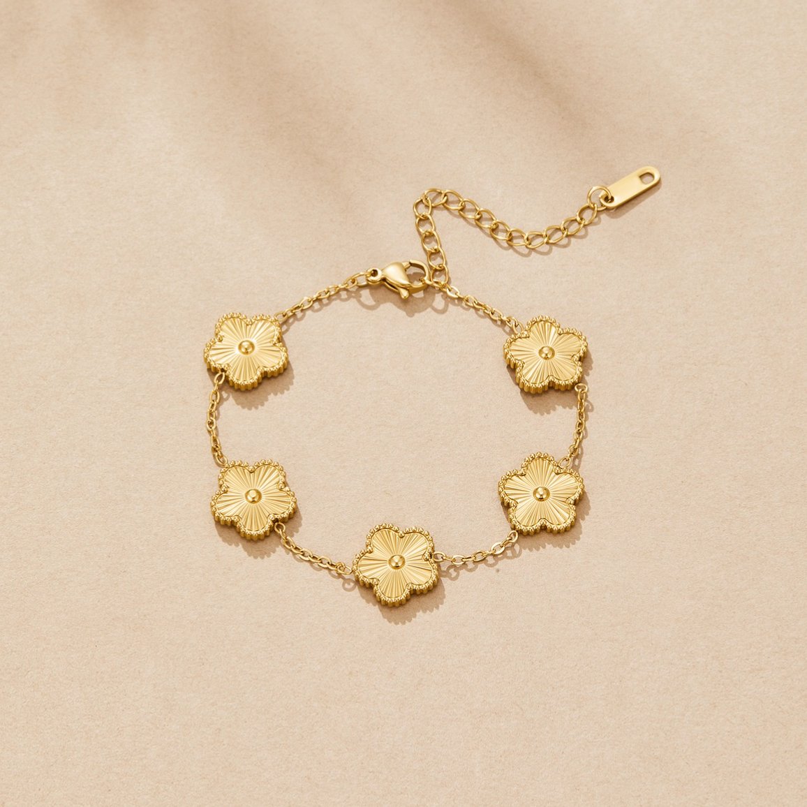 Textured Clover Bracelet - Gold - Bracelets - Yiyae - foto 5